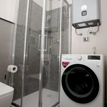 Il Mare Dietro L'angolo Varazze