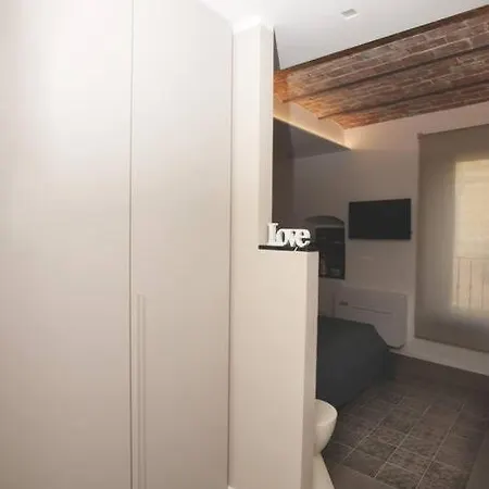 Il Mare Dietro L'angolo דירה ואראצה